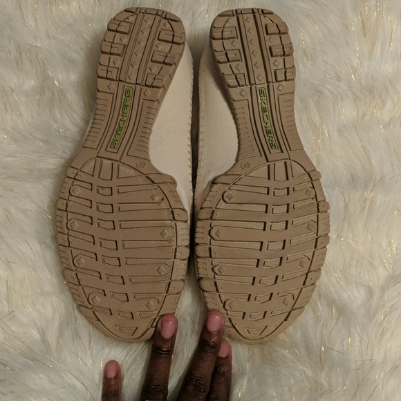 Ladies Skechers memory foam shoes - Picture 4 of 4